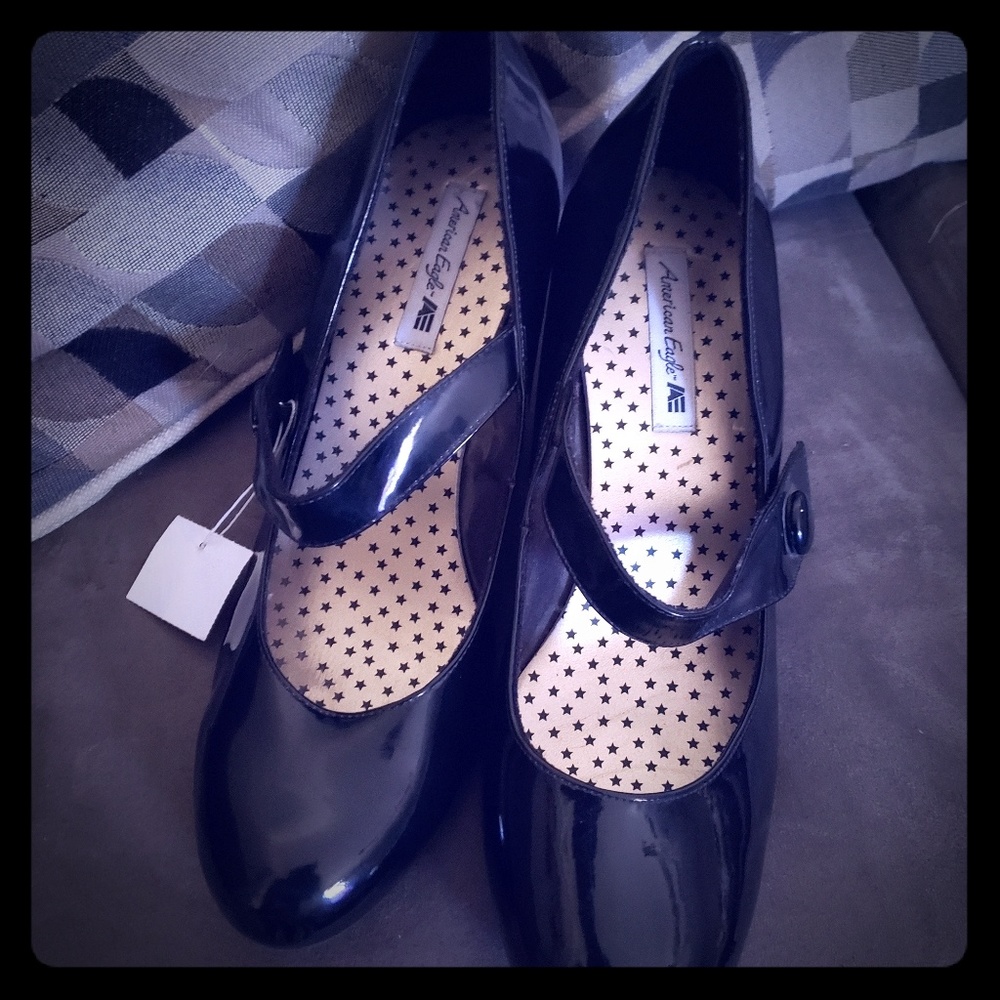 American Eagle Black Patent leather pumps
